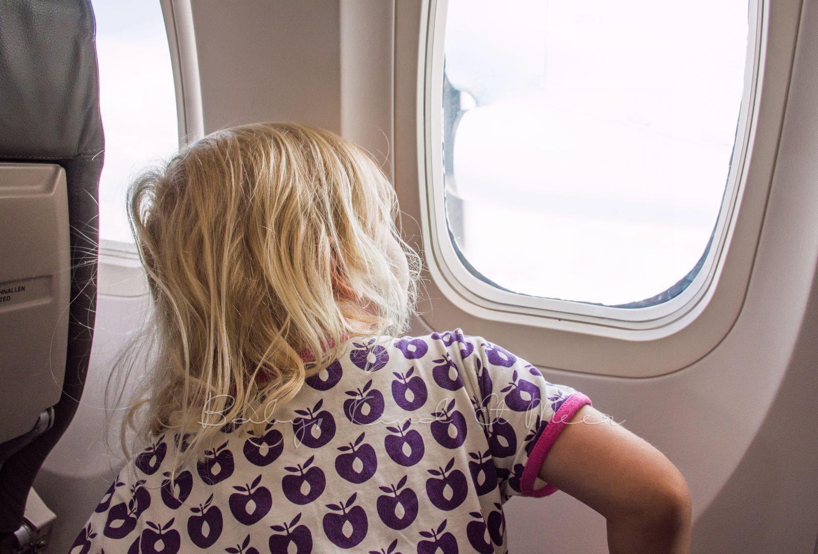 Fliegen mit Kleinkind • Unsere Erfahrungen & Tipps