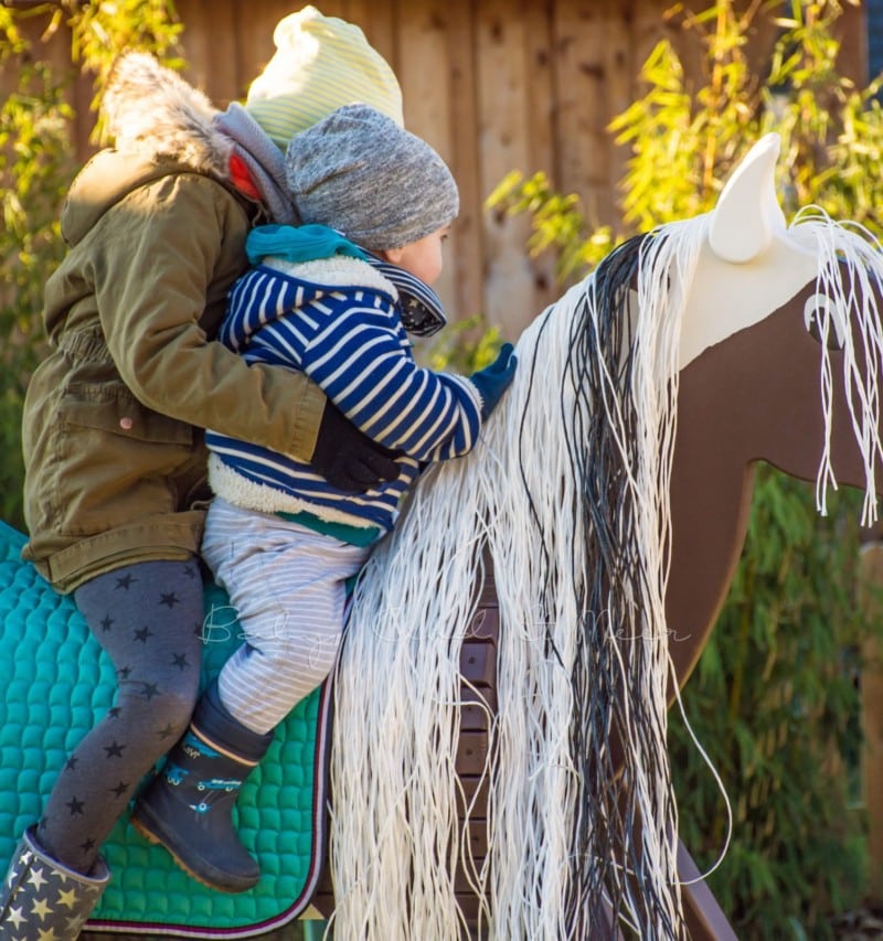 EIN HOLZPFERD FÜR DEN GARTEN Spielzeug, Hausbau &amp; Garten